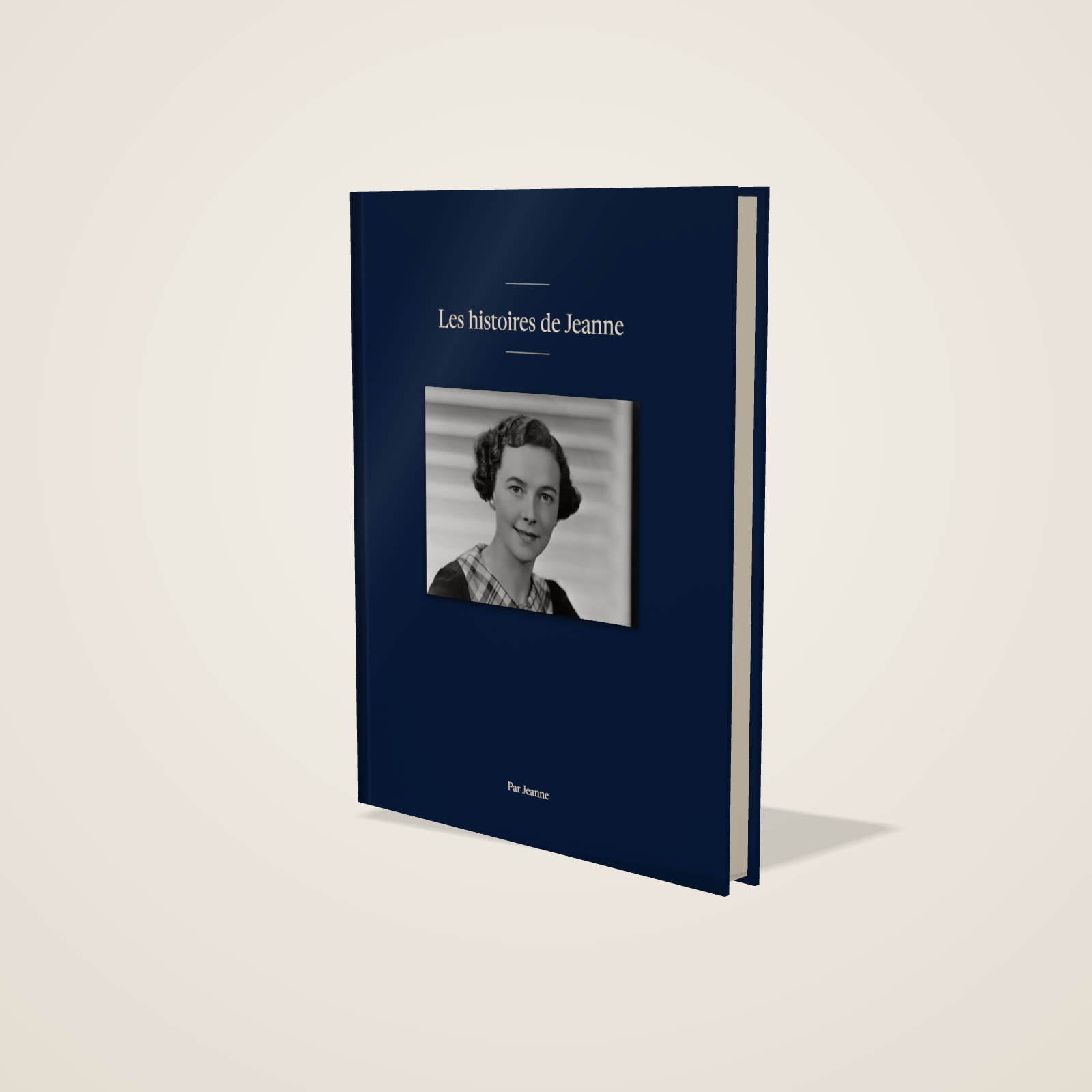 Le livre « Les histoires de Jeanne », couverture rigide bleu nuit